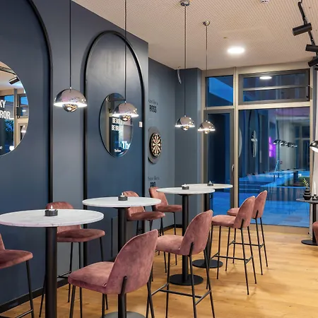 Otel The Base Münih