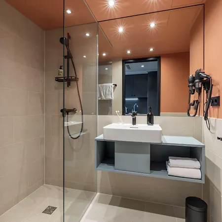 Szálloda The Base München