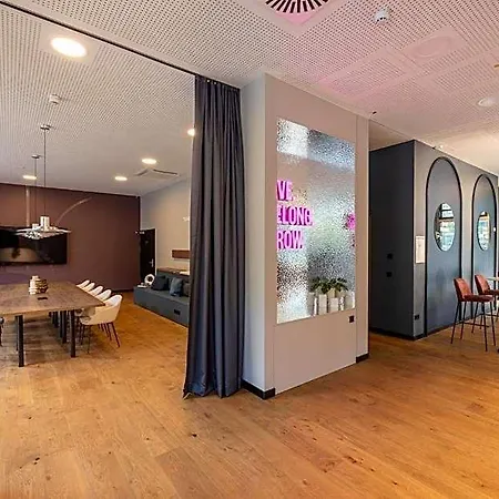 Hotel The Base 3*