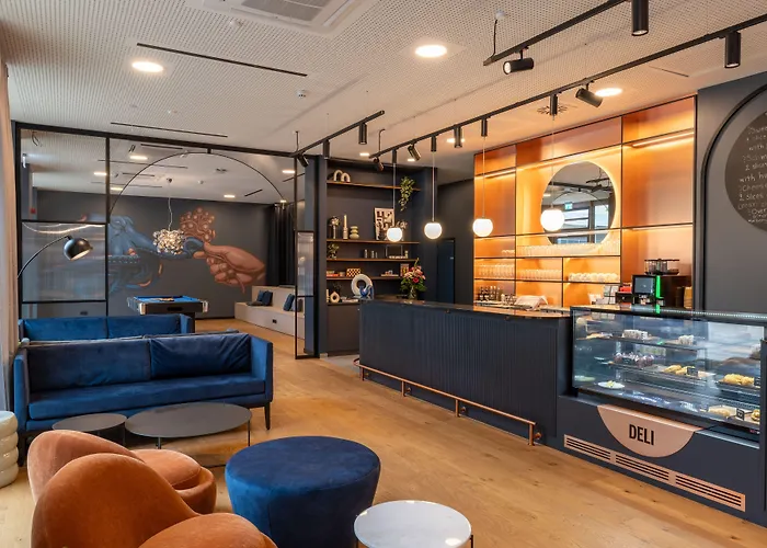 The Base Szálloda 3*