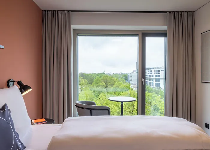 The Base Szálloda 3*