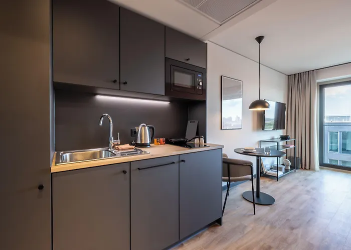 The Base Szálloda München