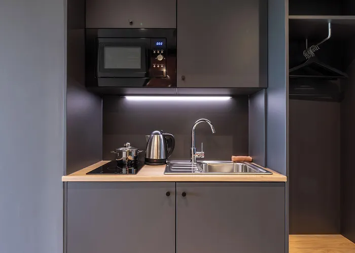 Szálloda The Base 3*