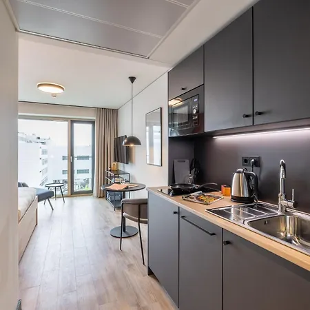 The Base 3* Monaco di Baviera